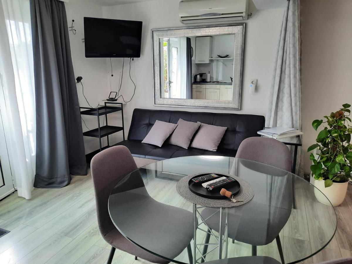 Apartments Anita Crikvenica Exteriör bild