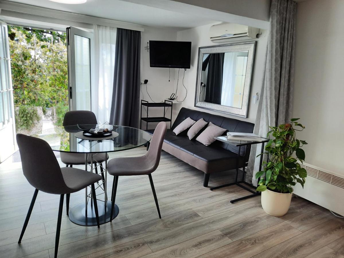 Apartments Anita Crikvenica Exteriör bild